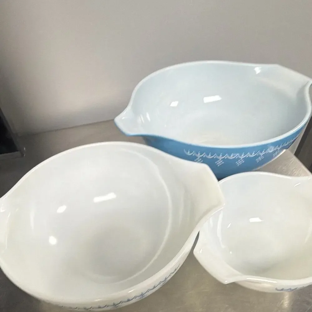 3 Vintage PYREX Cinderella Blue Garland SNOWFLAKE 441 443 444 Mixing Bowls Set